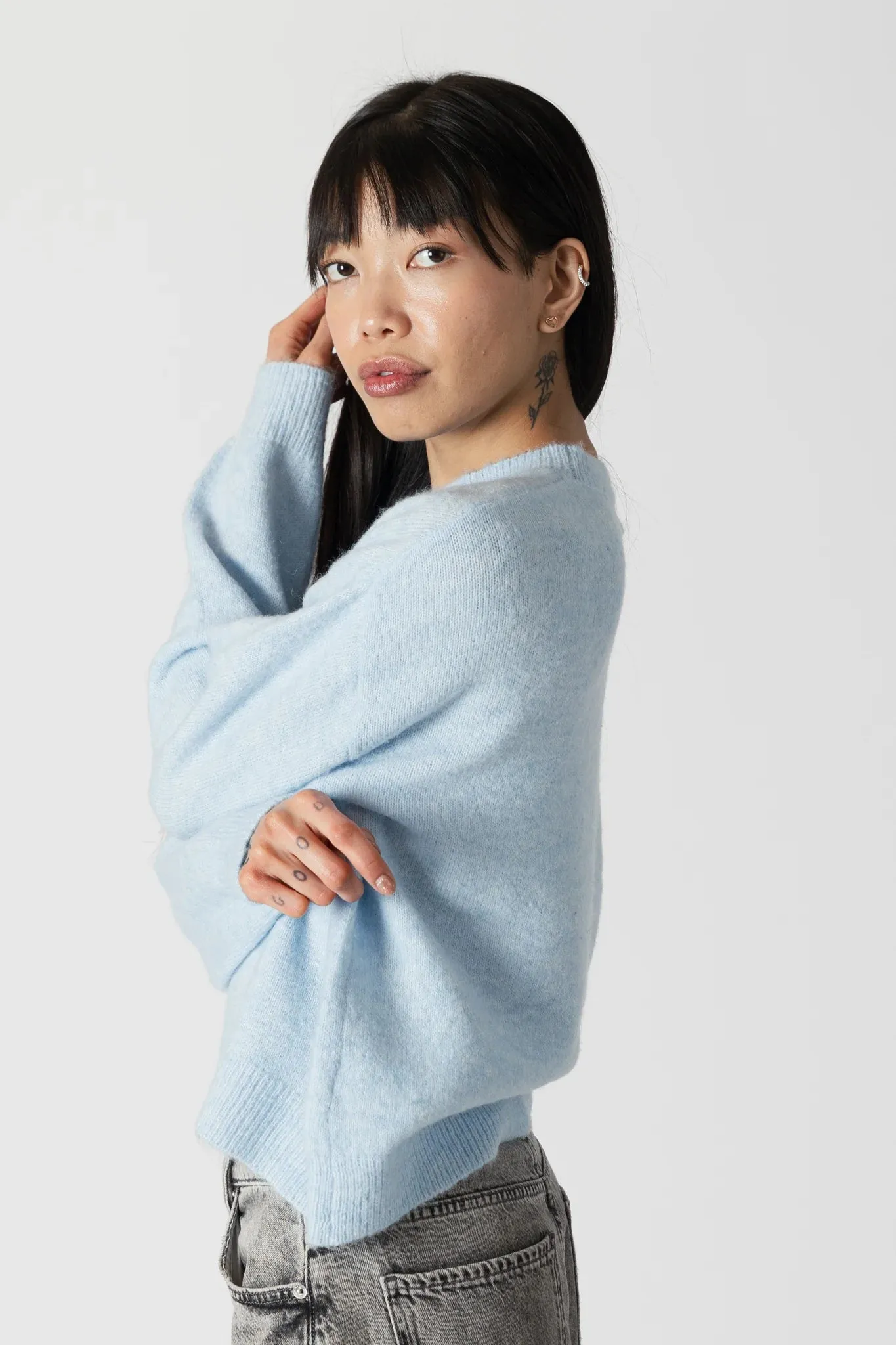 Lyla & Luxe Avery Sweater | Light Blue